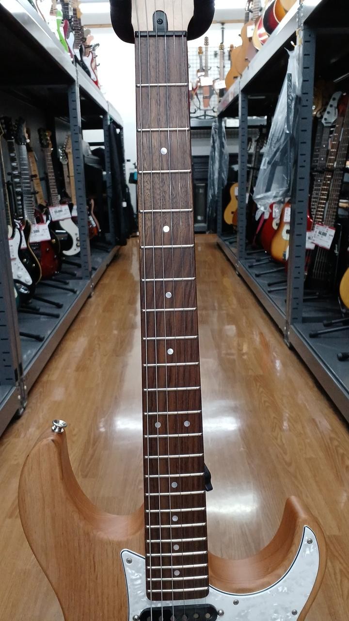 Yamaha Pac612Viix Pacifica Electric Guitar Safe delivery from Japan