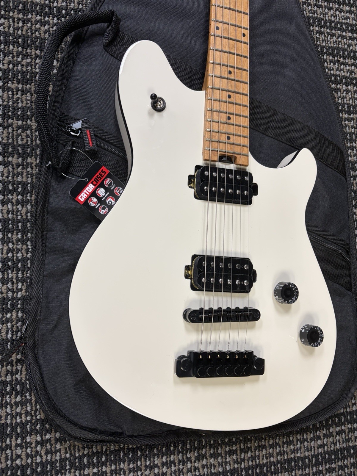EVH Wolfgang Special T.O.M. Baked Maple Husk White