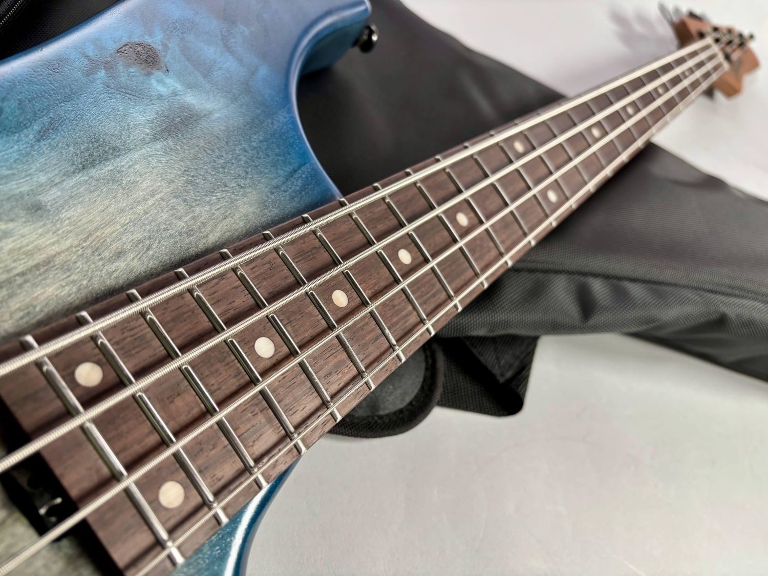 Ibanez / MDM1600-CTL (Cosmic Blue Starburst Low Gloss) Electric Bass