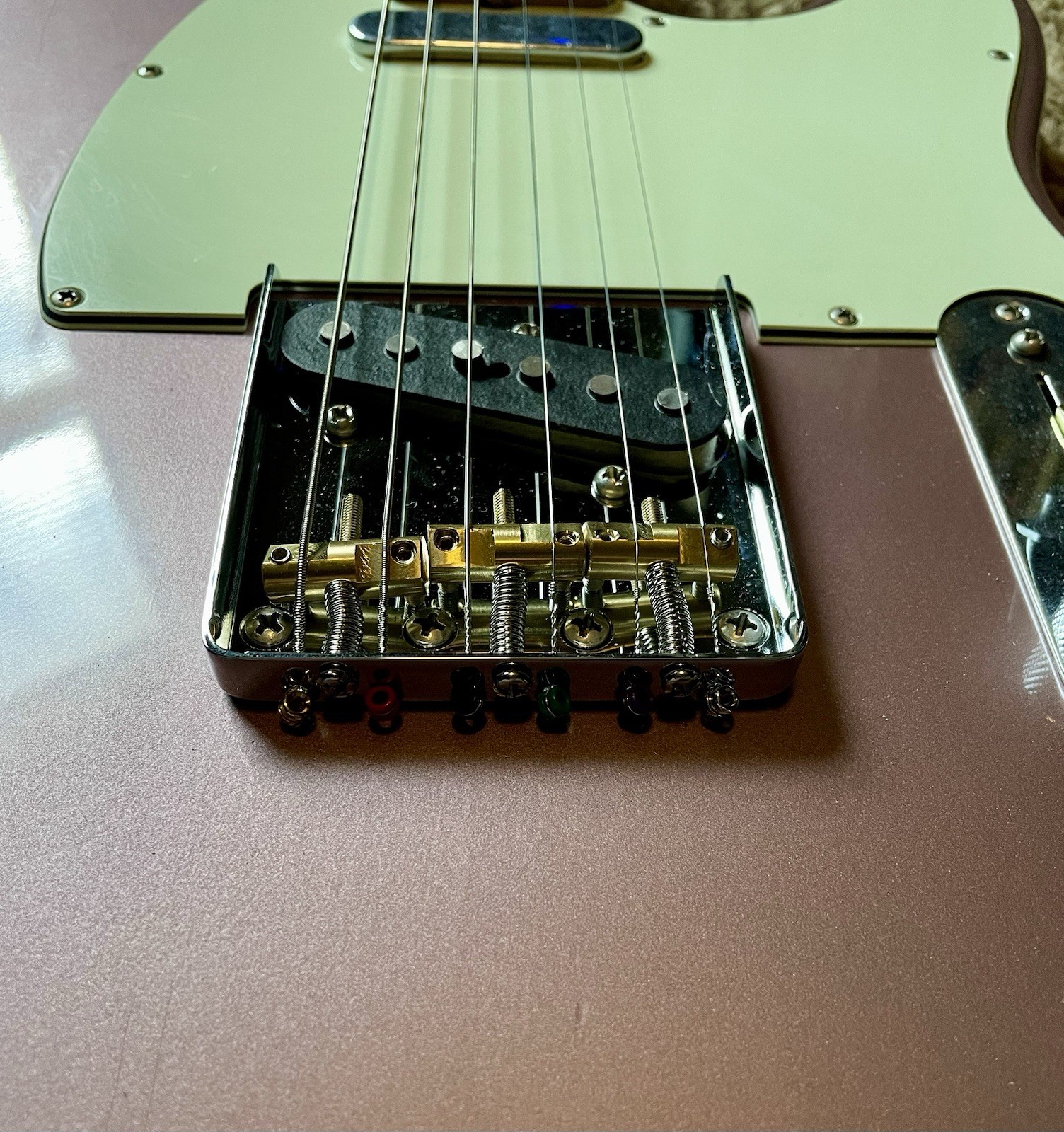 Fender Limited Vintera II Road Worn ’60s Telecaster – Burgundy Mist – Modified
