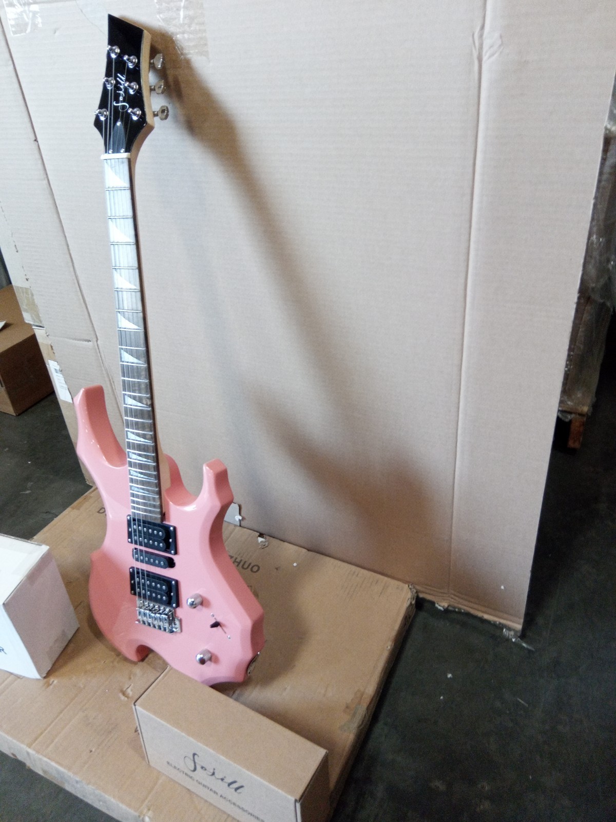Open box FOJILL Flame Shape Electric Guitar Gloss Pink body 1ZG2C0760306253520