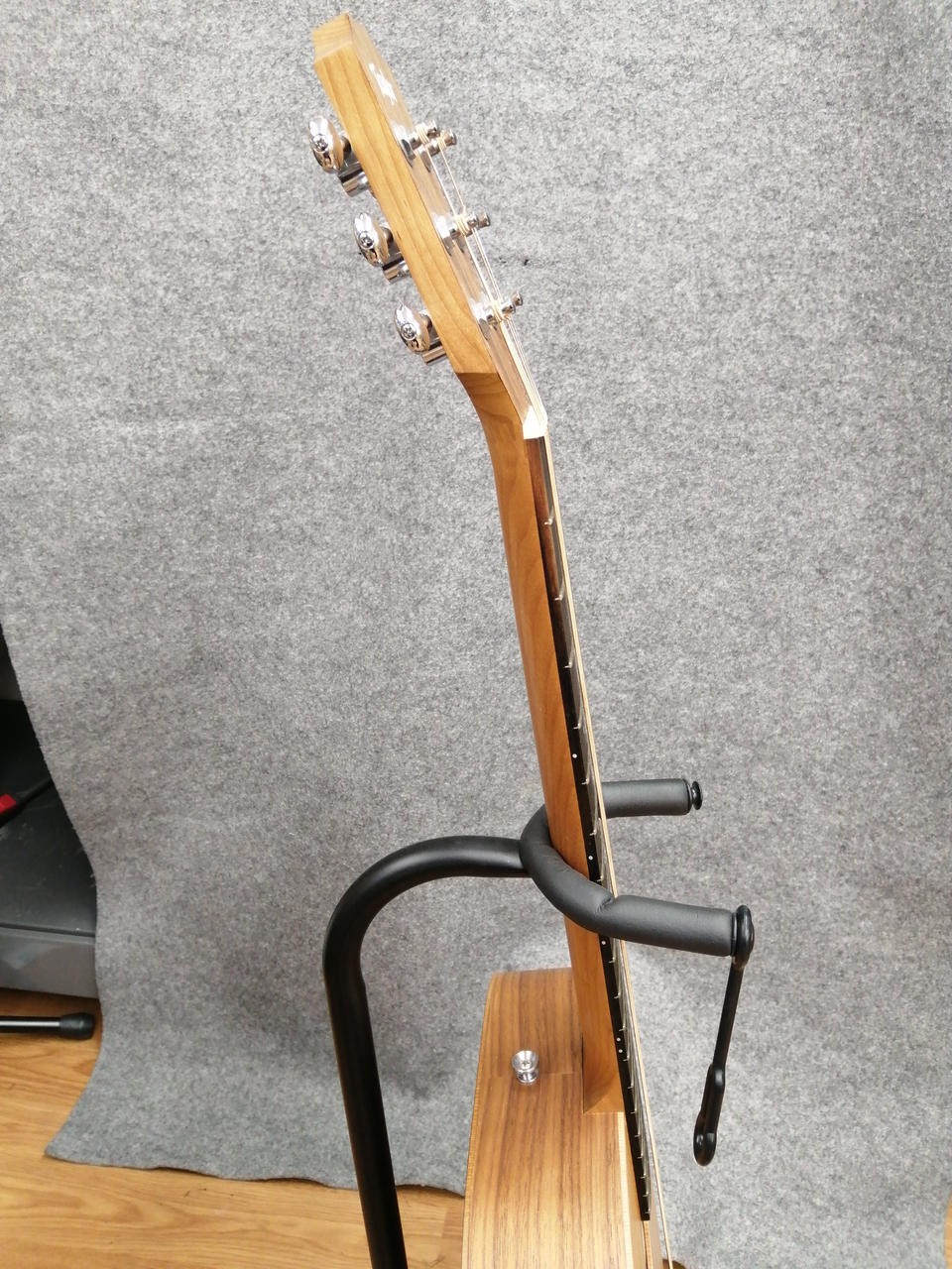 TAYLOR BT1E electric acoustic guitar