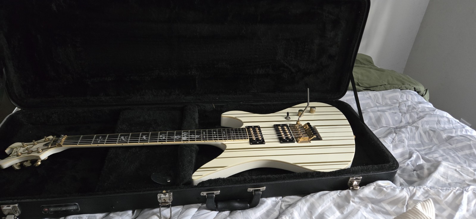 Schecter Synyster Gates Signature Custom Electric Guitar 2010 with Case