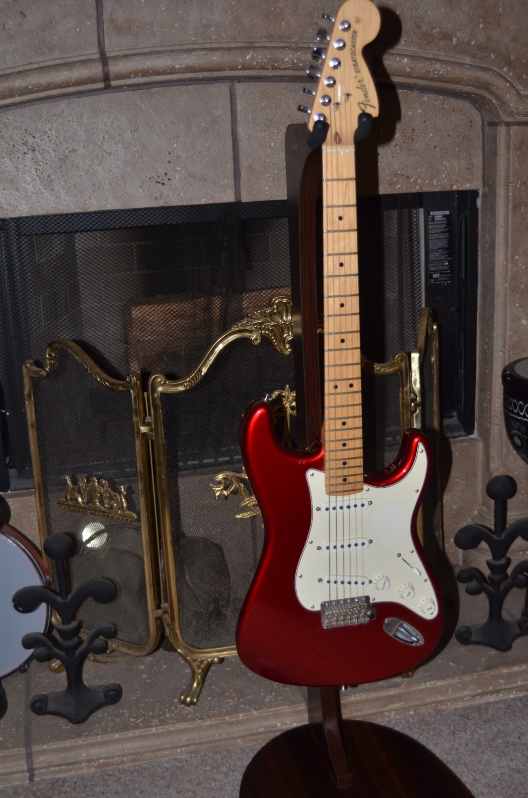 American Special Stratocaster®, Maple Fingerboard, Candy Apple Red