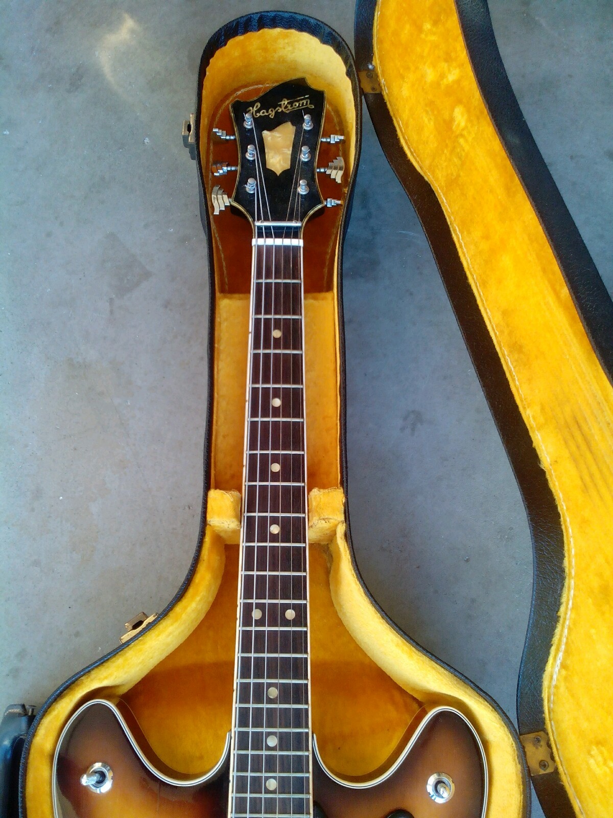 Hagstrom Vintage Viking Guitar