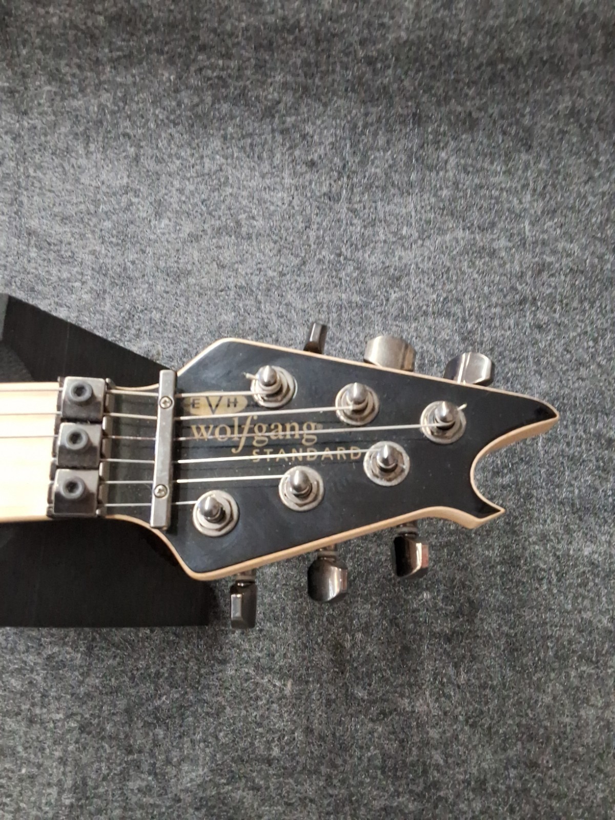 EVH Wolfgang Quilt Maple 6-String Electric Guitar – Northern Lights