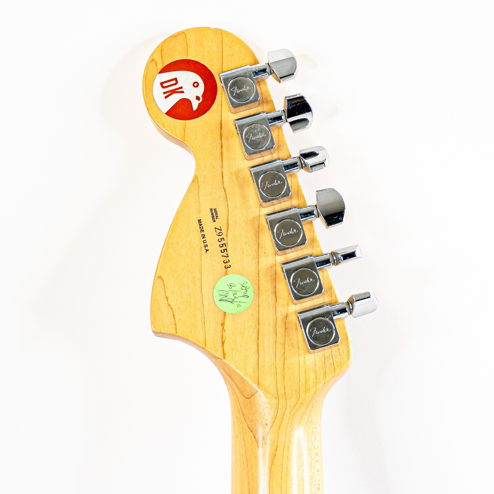 ’09 Fender Stratocaster Std. 2-Tone Sunburst w/ Maple Fretboard, Fender Gigbag