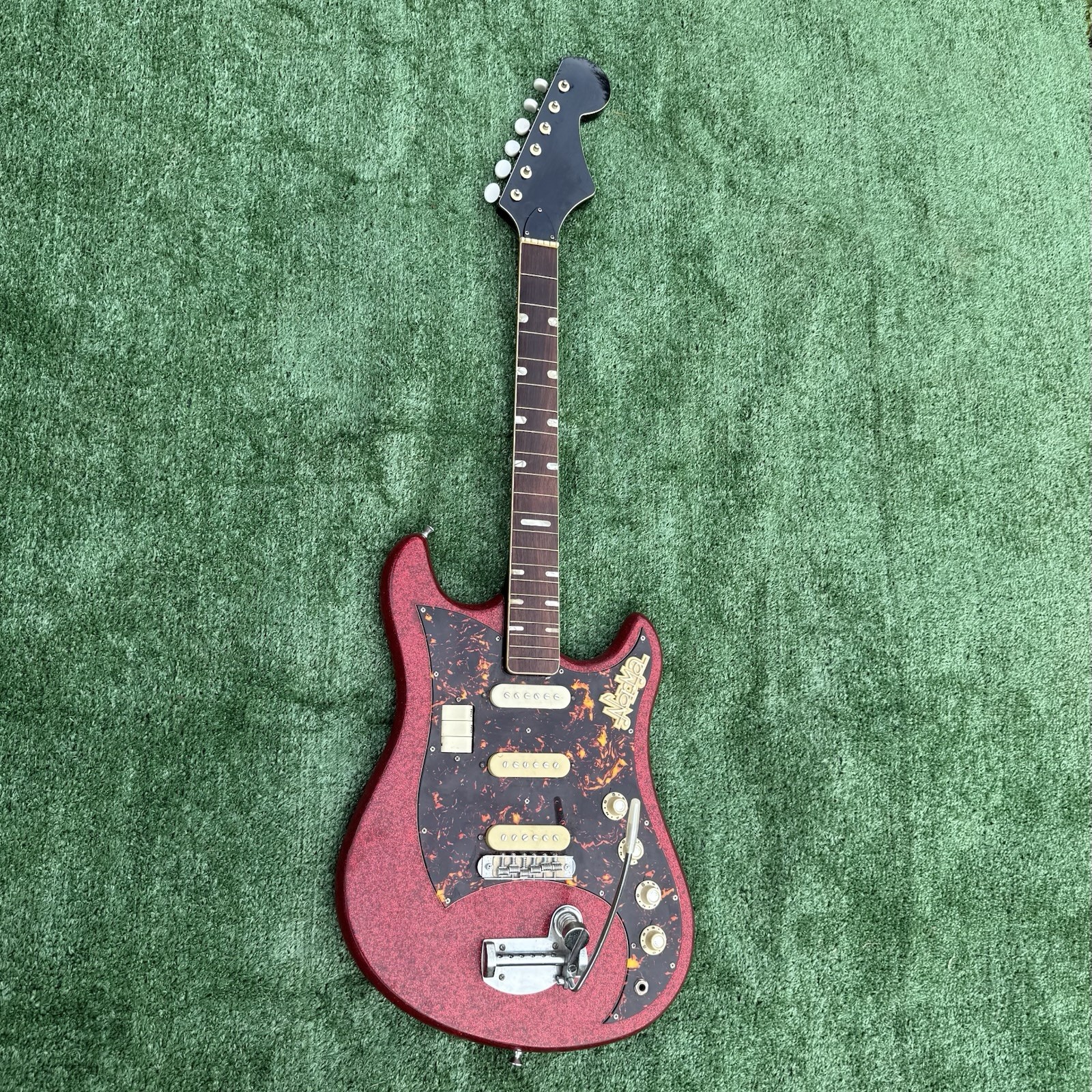Vtg Norma Red Sparkle EG470 Electric Guitar Glitter Three Pickup Needs Truss Rod