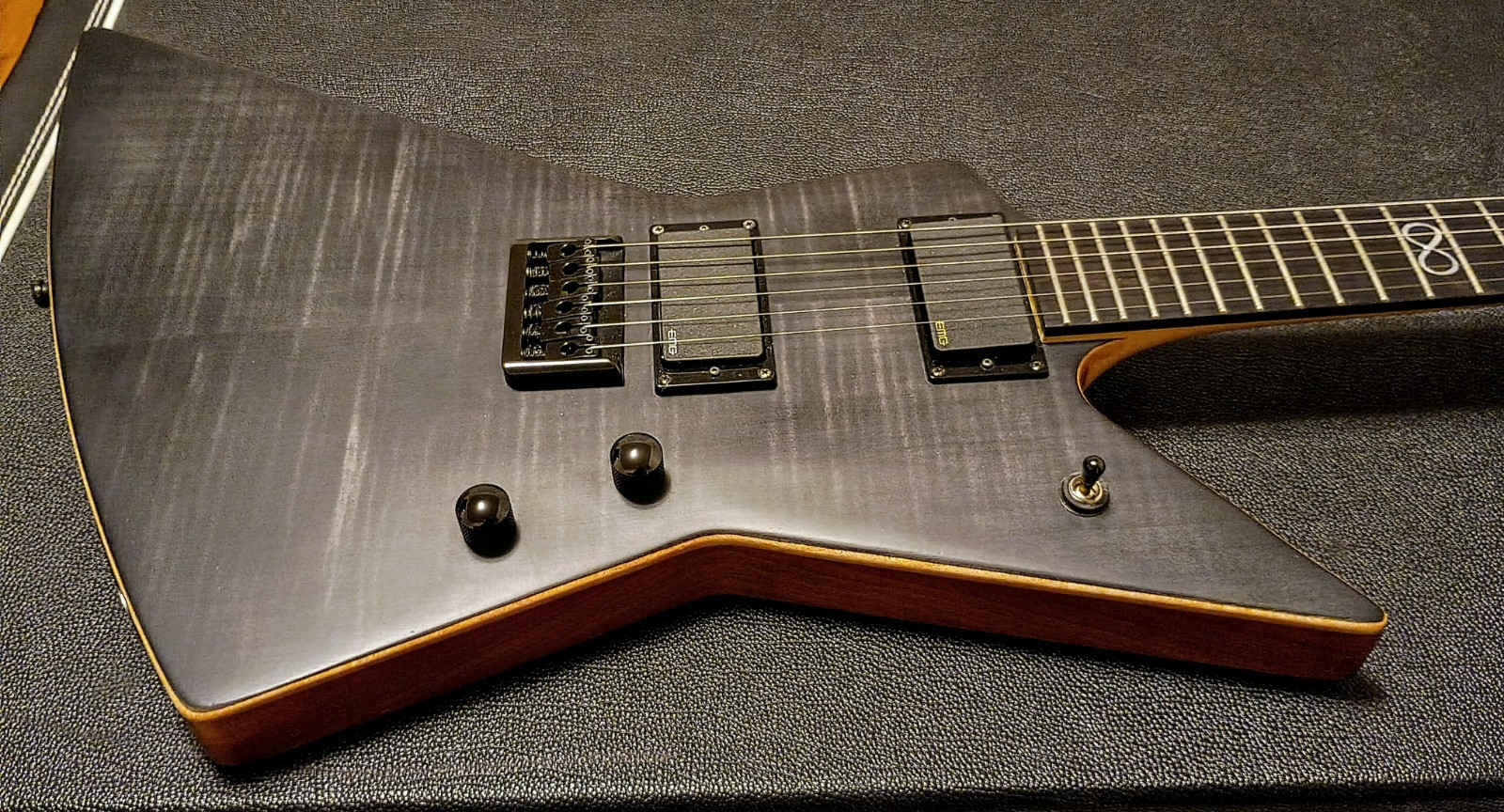 Chapman Ghost Fret 2016 (Korea) Mahogany/Flame Maple ~ Neck Thru ~ EMG ~ OHSC