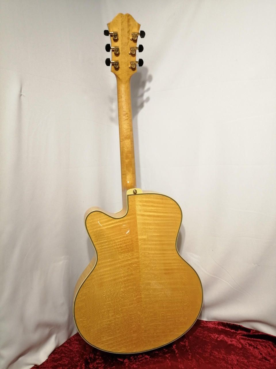 EASTMAN Electric Guitar Ar-810CE Used
