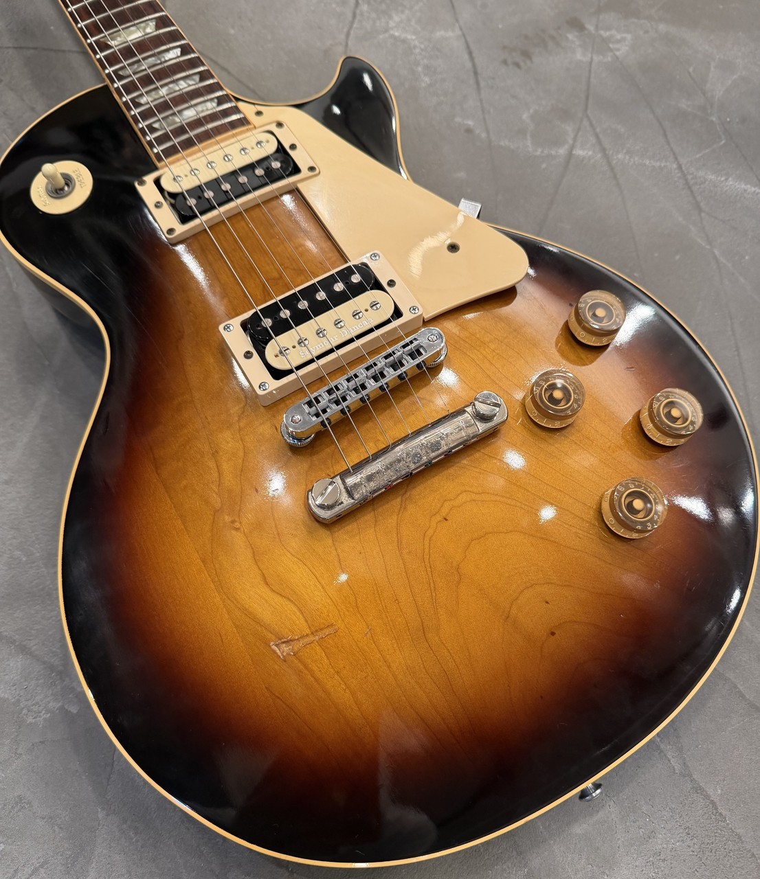 Gibson 1979 Les Paul Standard Tobacco Sunburst Electric Guitar Used Product