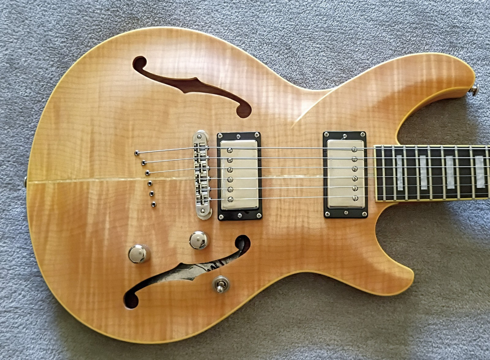 Diamond (DBZ) Monarch Semi-Hollow (Korea) Flame Maple ~ Seymour Duncan’s ~ OHSC