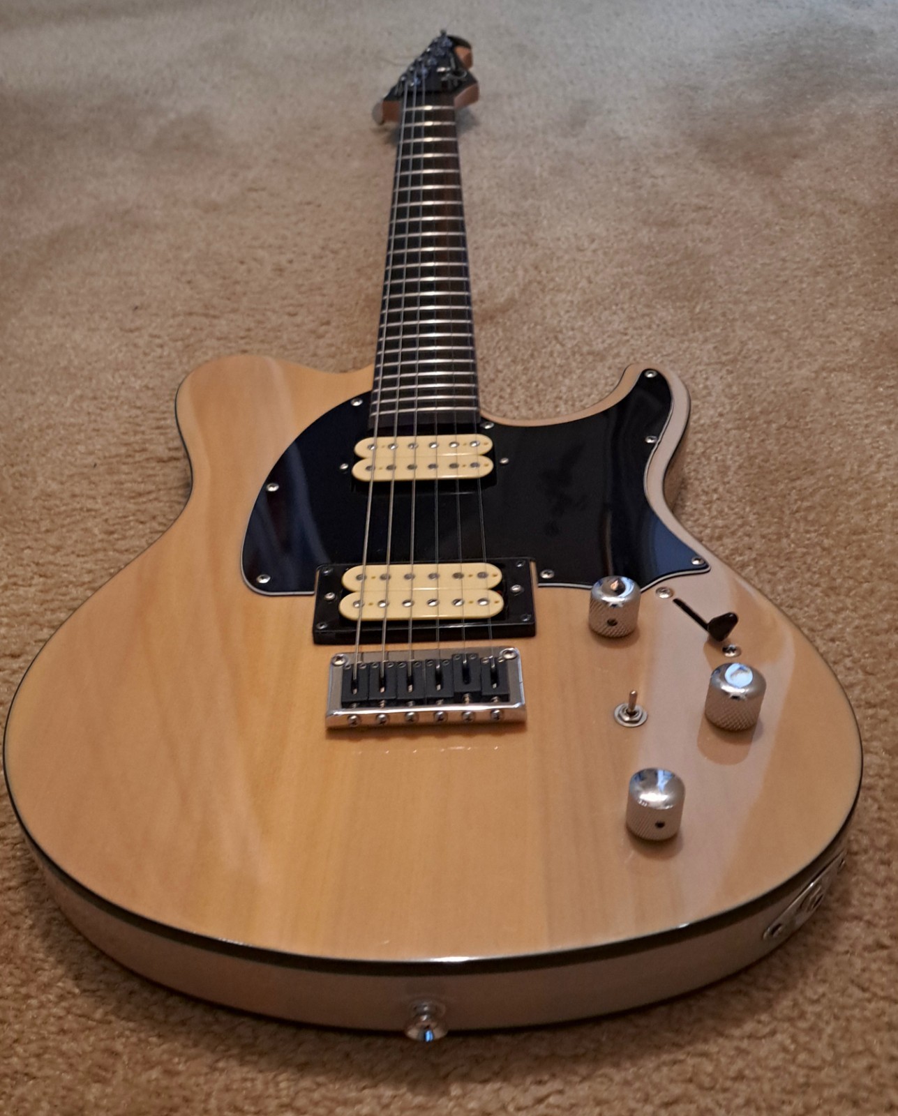 Peavey Generation EXP Guitar, Natural Finish, HH + Piezo, Excellent!