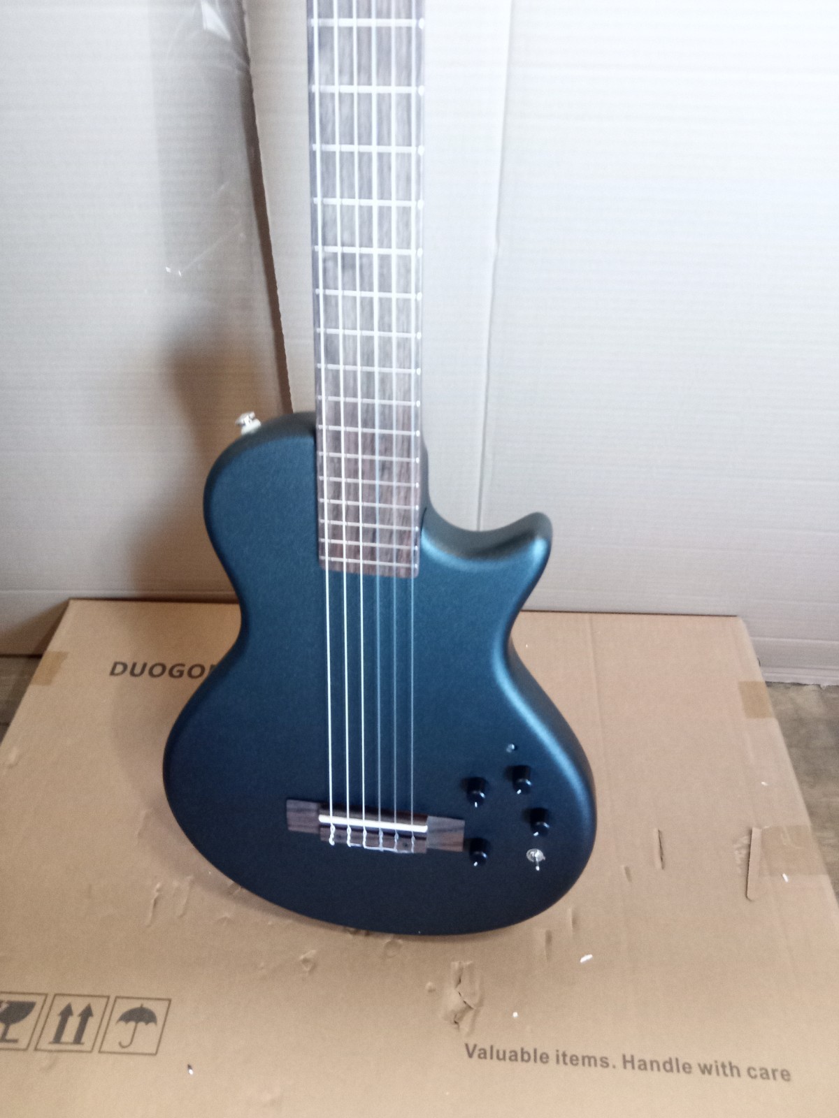 Open Box Classical Electric Guitar Rosewood Fretboard Mahogany Body in Black
