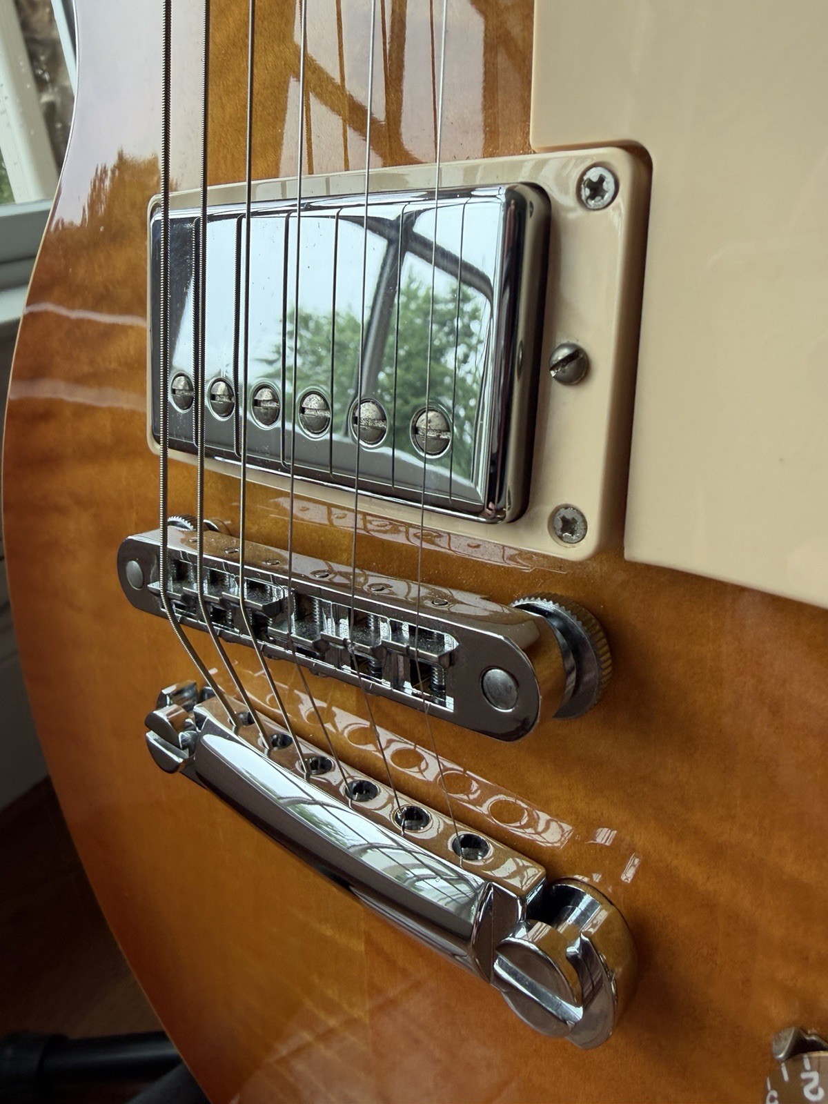 2013 Gibson Les Paul Traditional Plus AA Flame Top – Light Burst