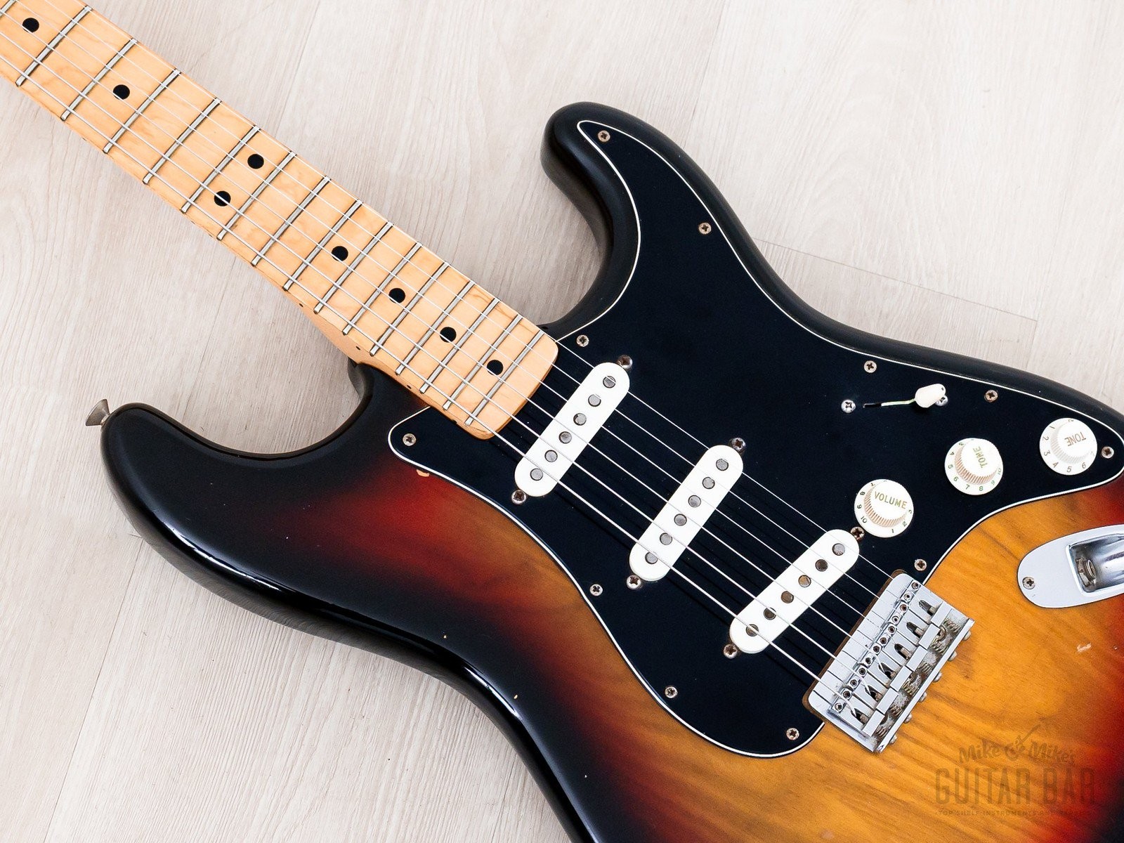 1976 Fender Stratocaster Hardtail Vintage Electric Guitar Sunburst w/ Case