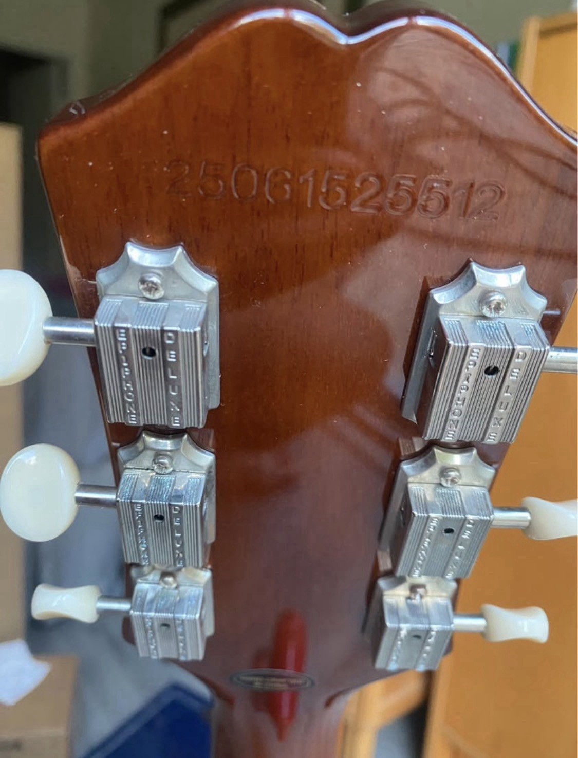 Epiphone 2025 “inspired by Gibson” Les Paul Junior Sunburst P-90 Pickup.