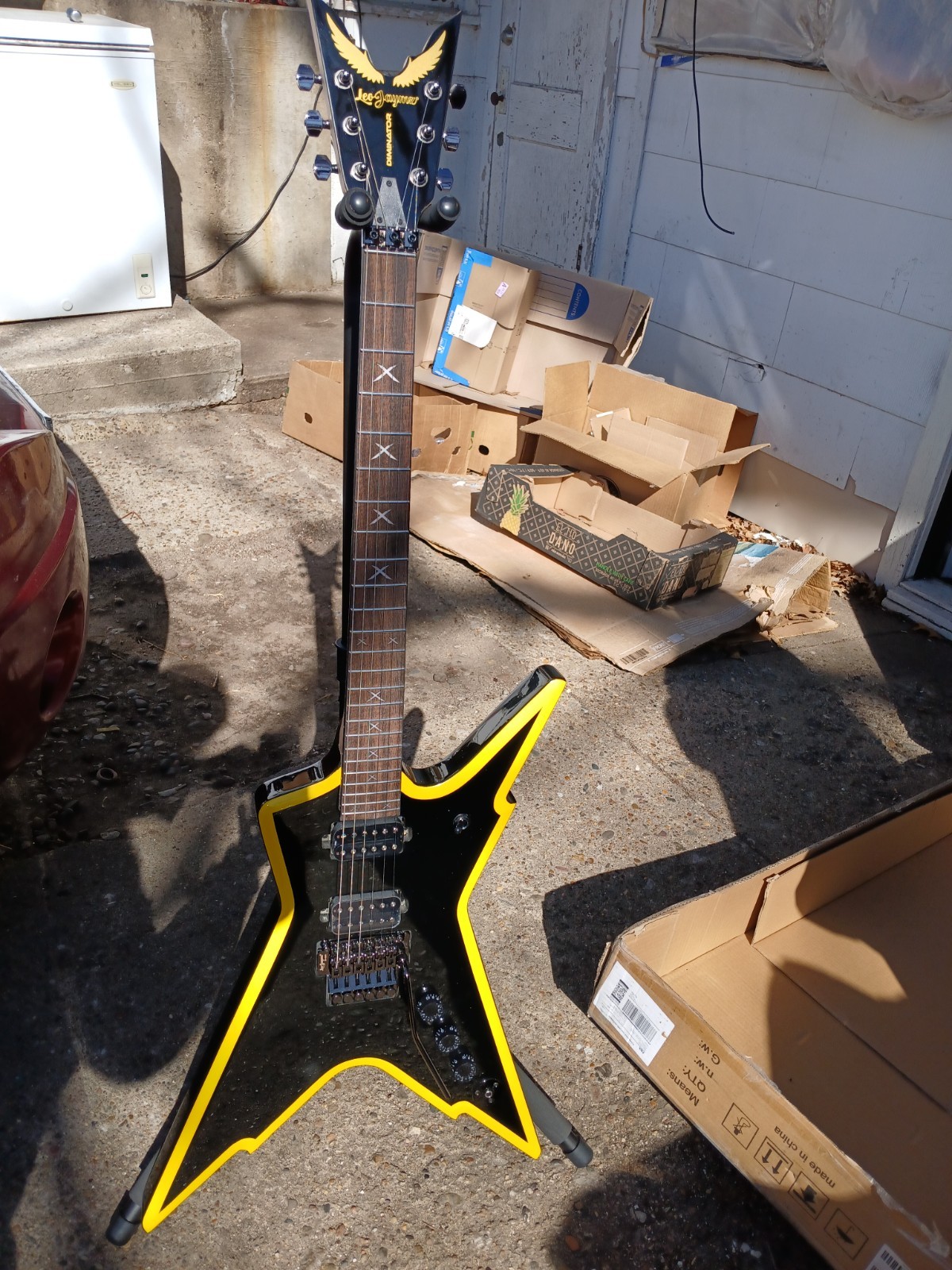 Dimecastor think Dean with xtras-luthier setup