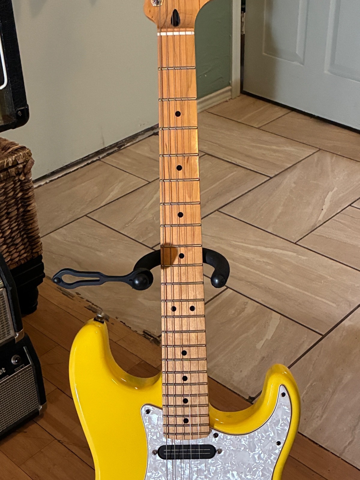 Fender Stratocaster DLX LONE STAR STRAT MN OCT Guitar w/hardshell case