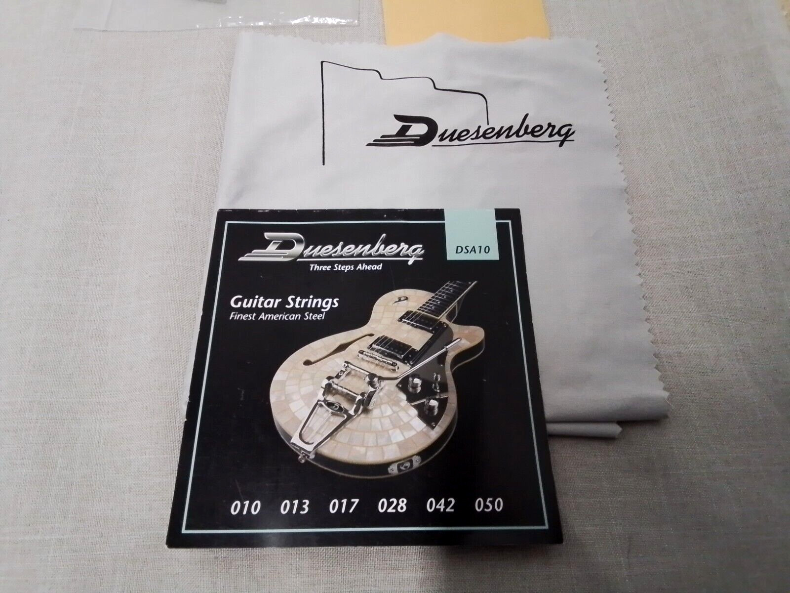 Duesenberg CC Carl Carlton Hollow Body guitar 2013 – 2 Tone Sunburst – VGC