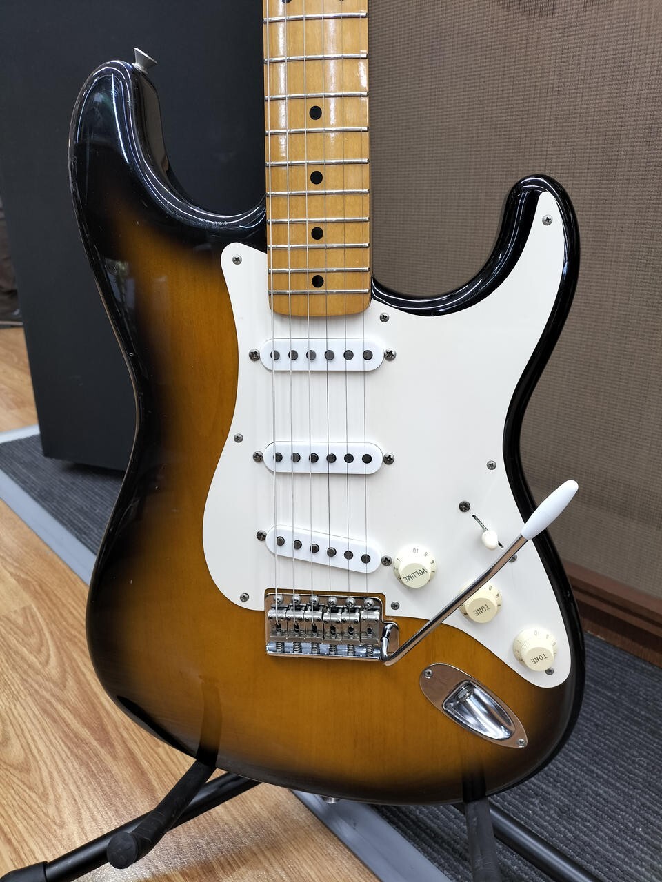 Fender Japan ST54-900 2TS Stratocaster 2 Tone Sunburst Made in Japan 1989-1990
