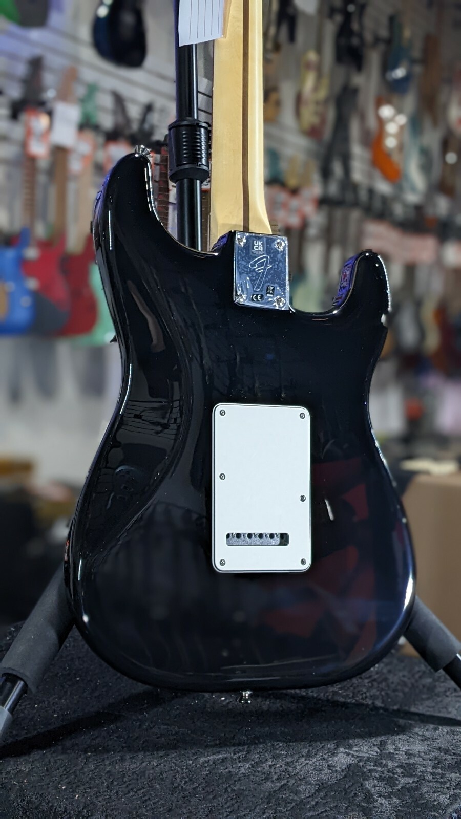 Fender Player Stratocaster Left-handed – Black with Pau Ferro Fingerboard! 432