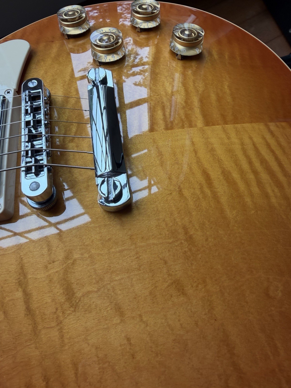 2013 Gibson Les Paul Traditional Plus AA Flame Top – Light Burst