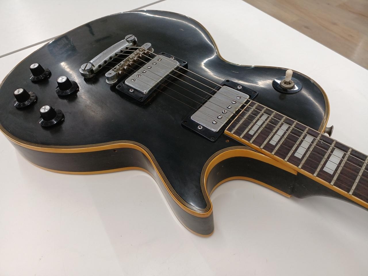 Yamaha Les Paul Type SL550