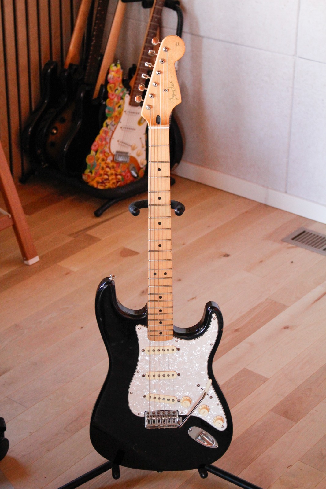 1998 Fender Deluxe Powerhouse Stratocaster Electric Guitar – Black