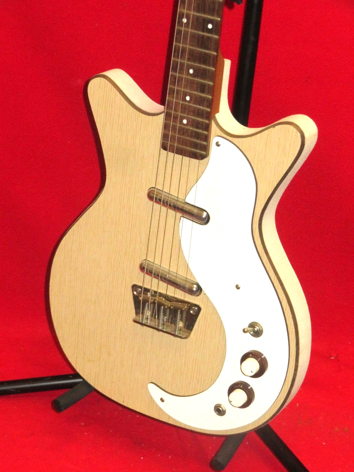 Danelectro 1963 Natural Model 5025 DC 2 Guitar w/ Case