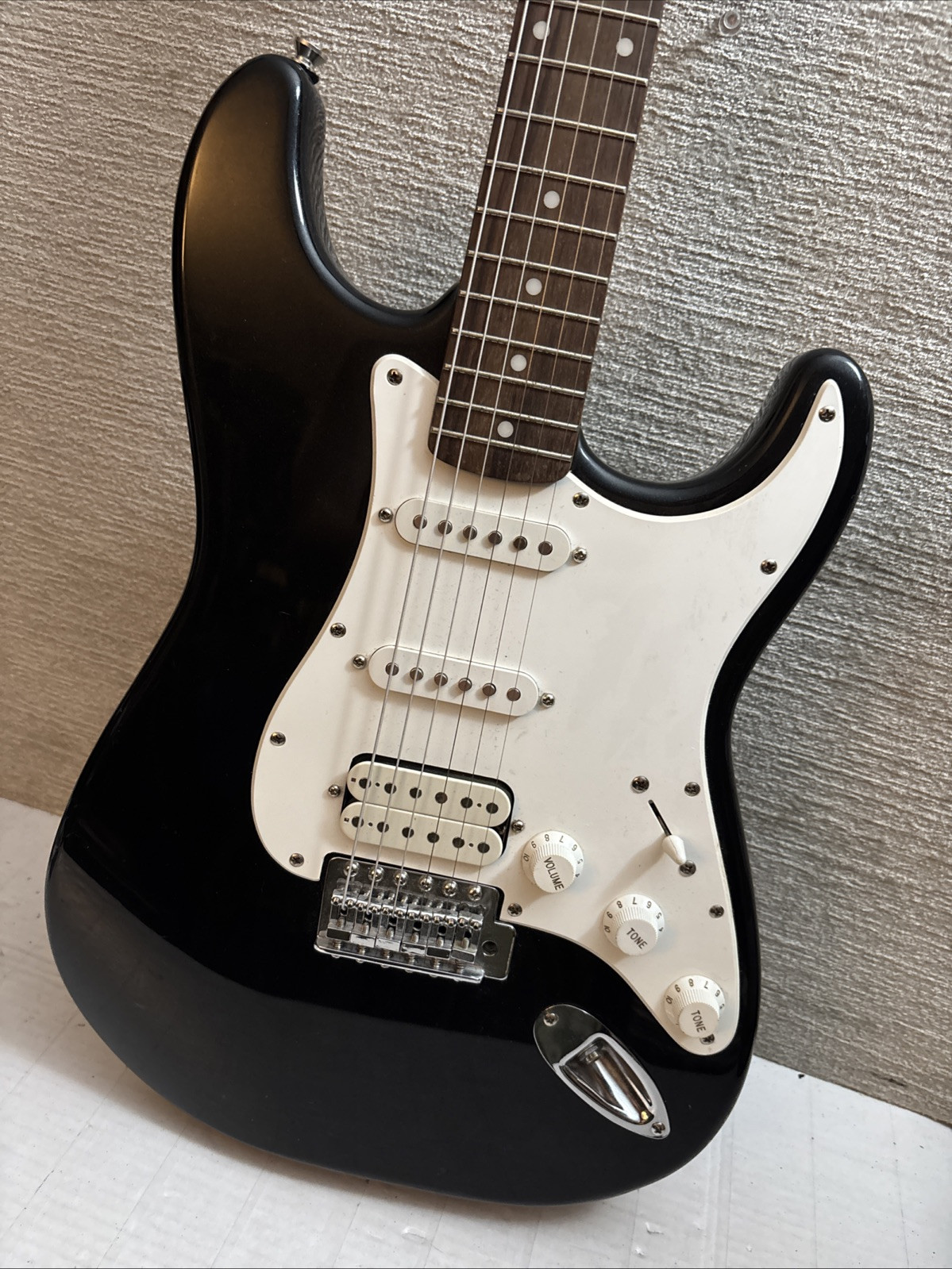 Fender Starcaster Black Electric Guitar S/N IC040706815 Indonesia WORKS EUC