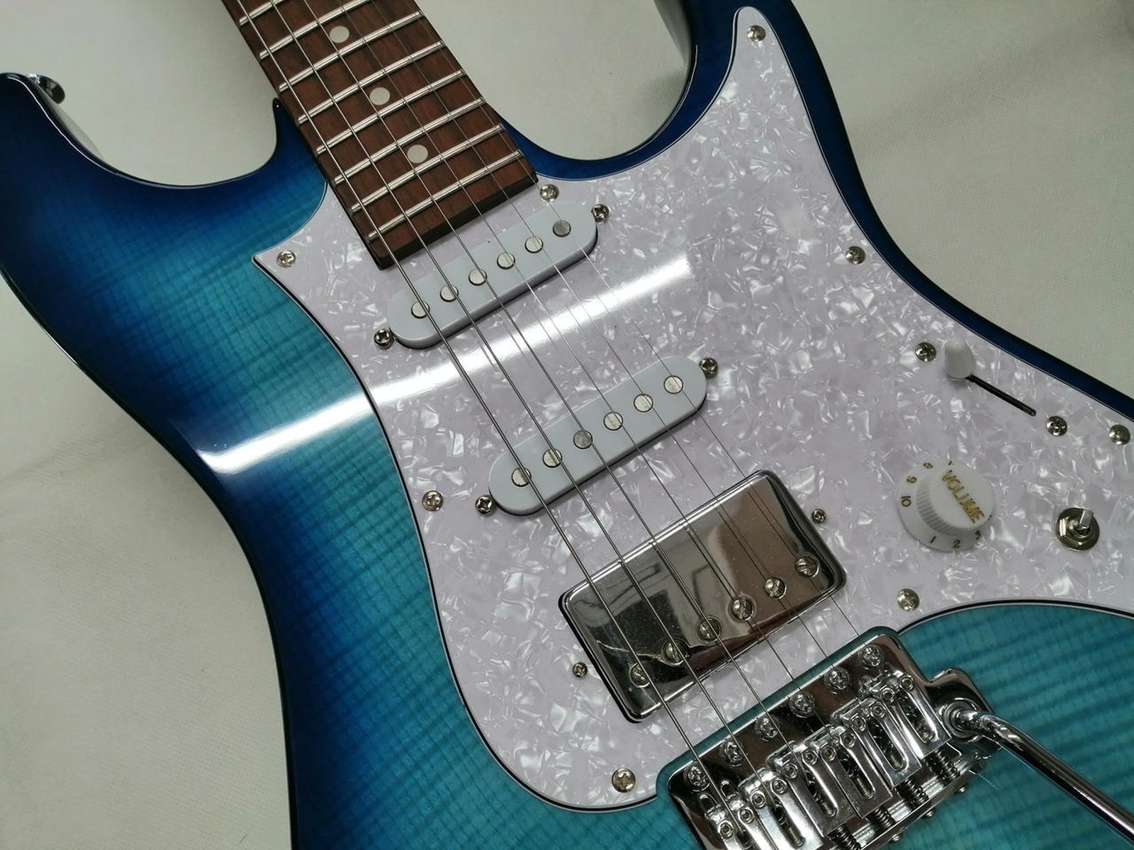 IBANEZ AZ22S1F-TXB Used Alder body Maple neck Rosewood fingerboard w/Gig case