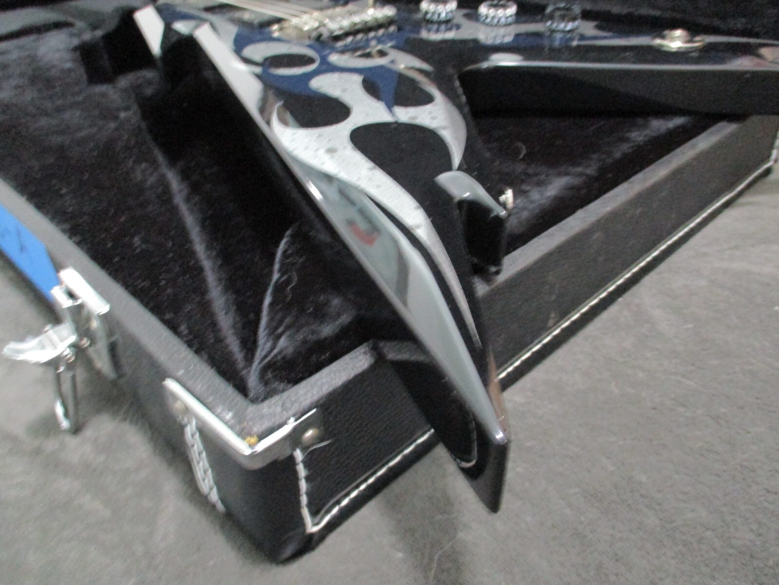 Dean RZR Razorback Black with blue &silver flames and EMG pickups