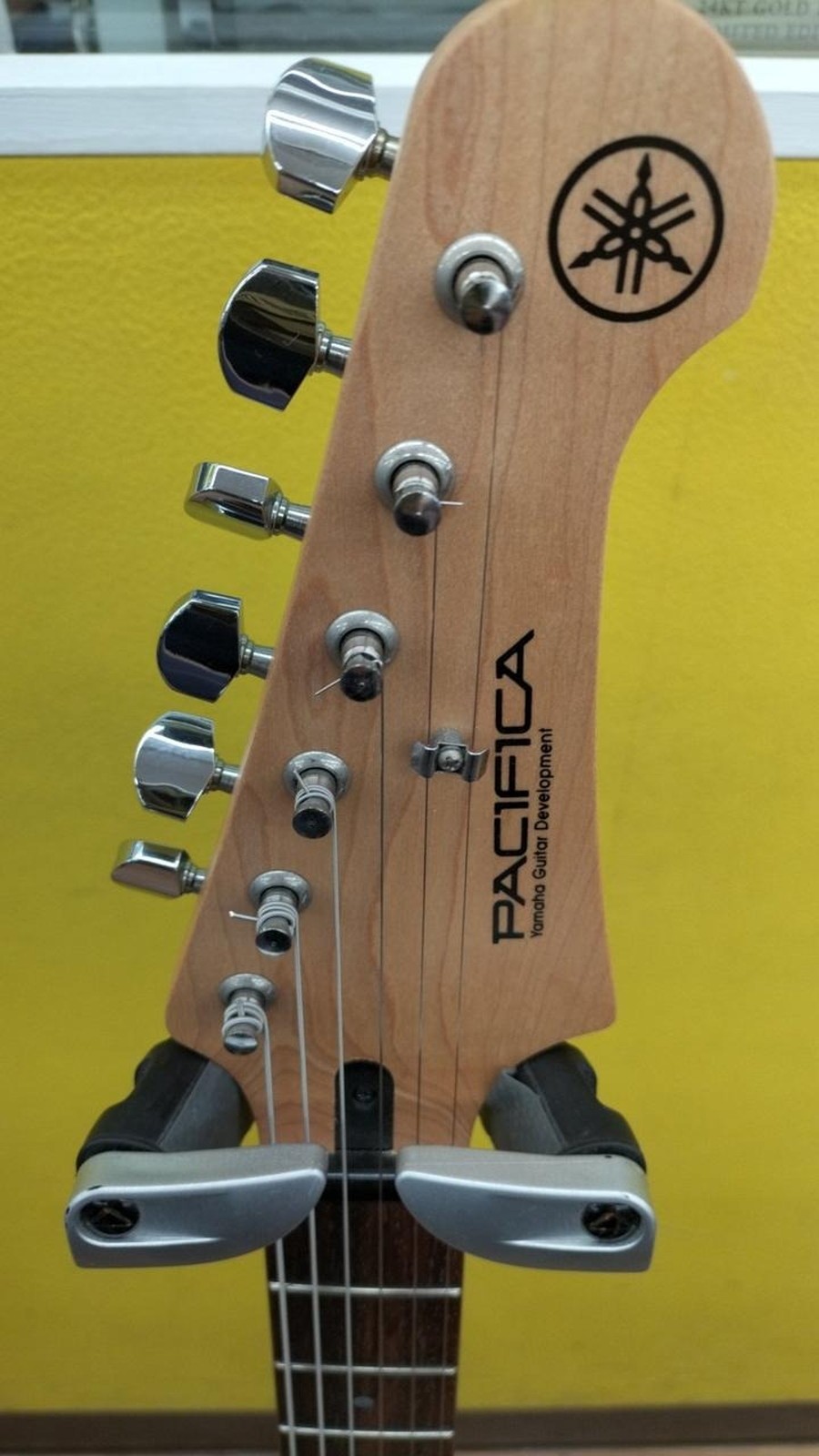 YAMAHA PAC012 Used Mahogany body Maple neck Walnut fingerboard Black w/Soft case