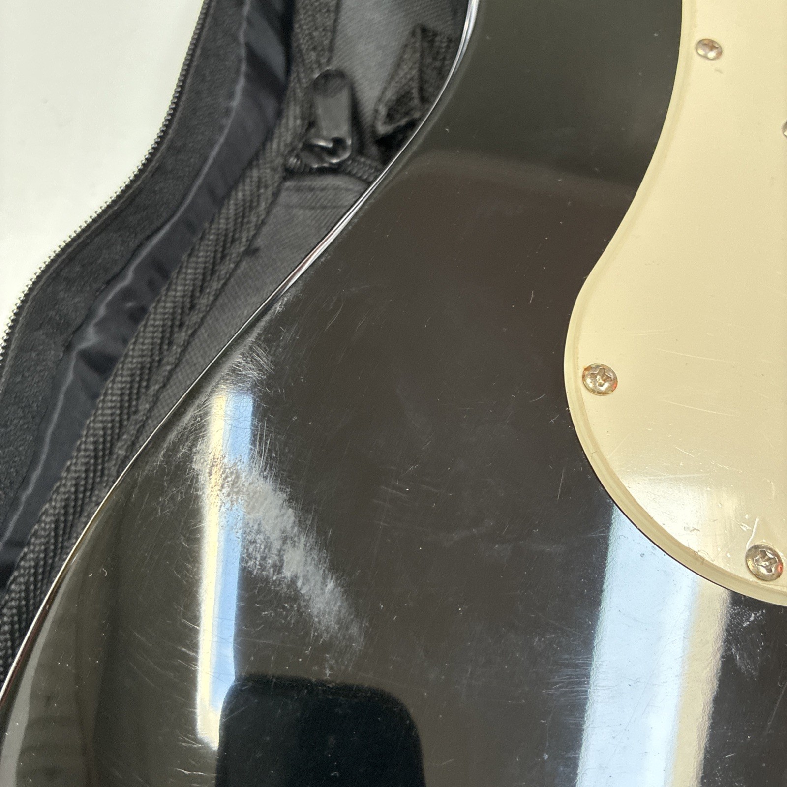 Lyon by Washburn LE-10 Electric Guitar Black Strat + Amp, Case, Cables, Strings