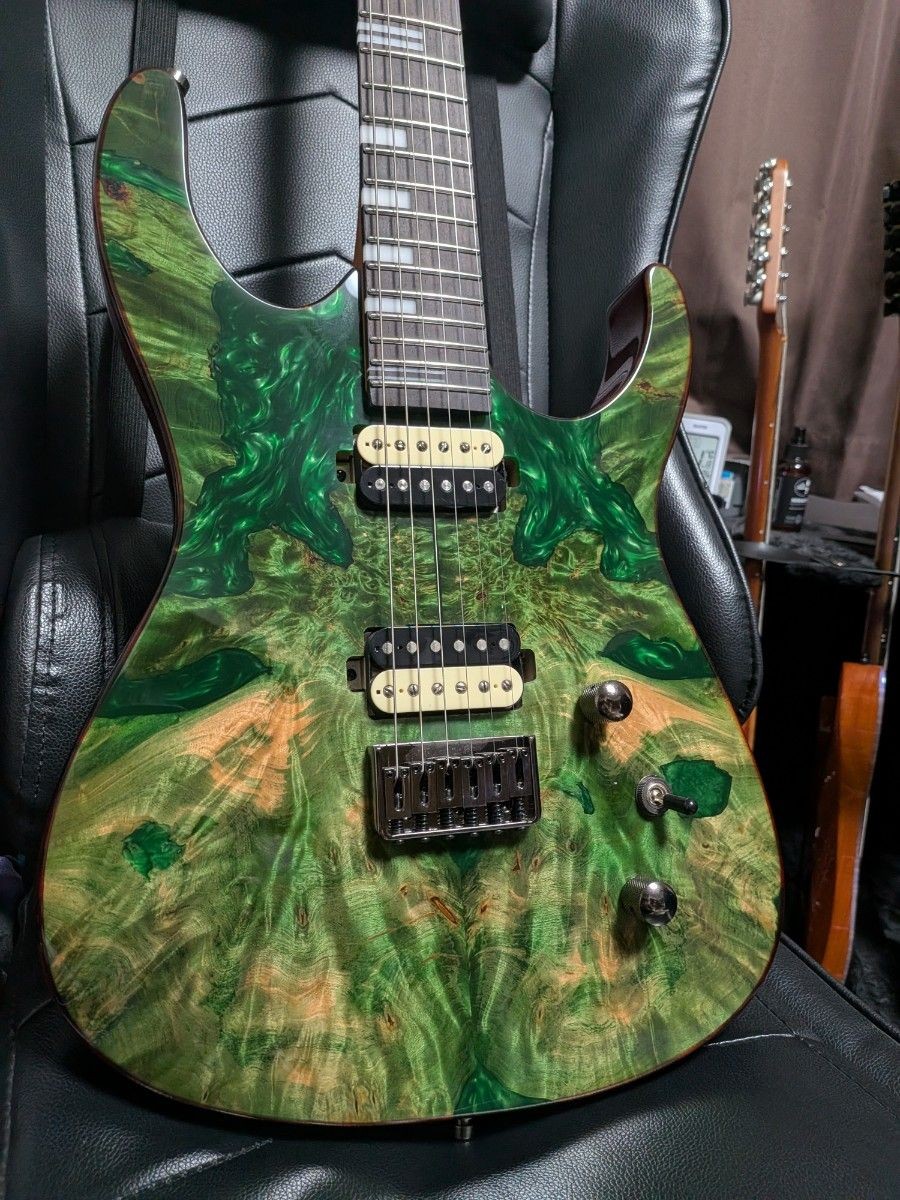 Leo Jaymz Hurricane Deluxe Guitar Mahogany Body Rose Fingerboard