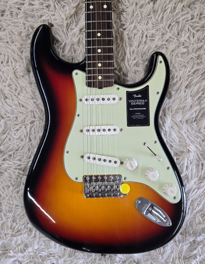 Fender FSR Road Worn ’60s Stratocaster – Sunburst w/ Custom Shop Texas Specials