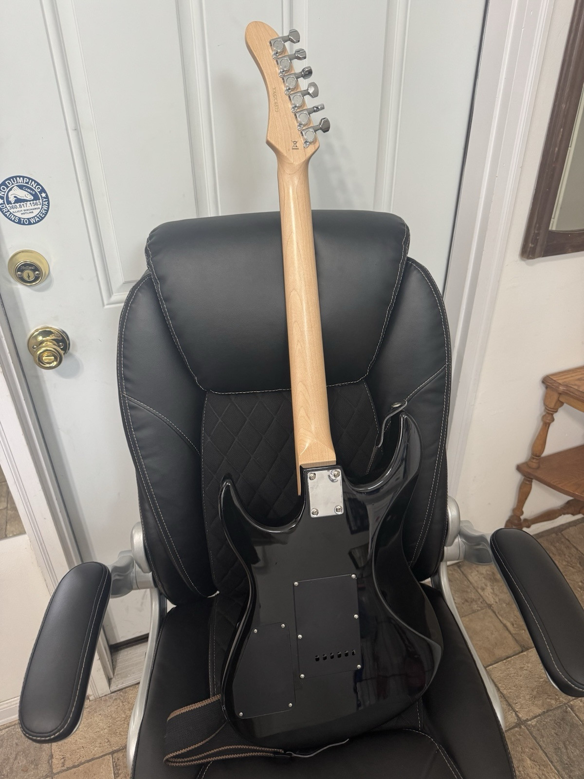 Fullerton Electric Guitar/ Strat Style SN YAGC6573 W/gig Bag, Strap & 10’ Cord
