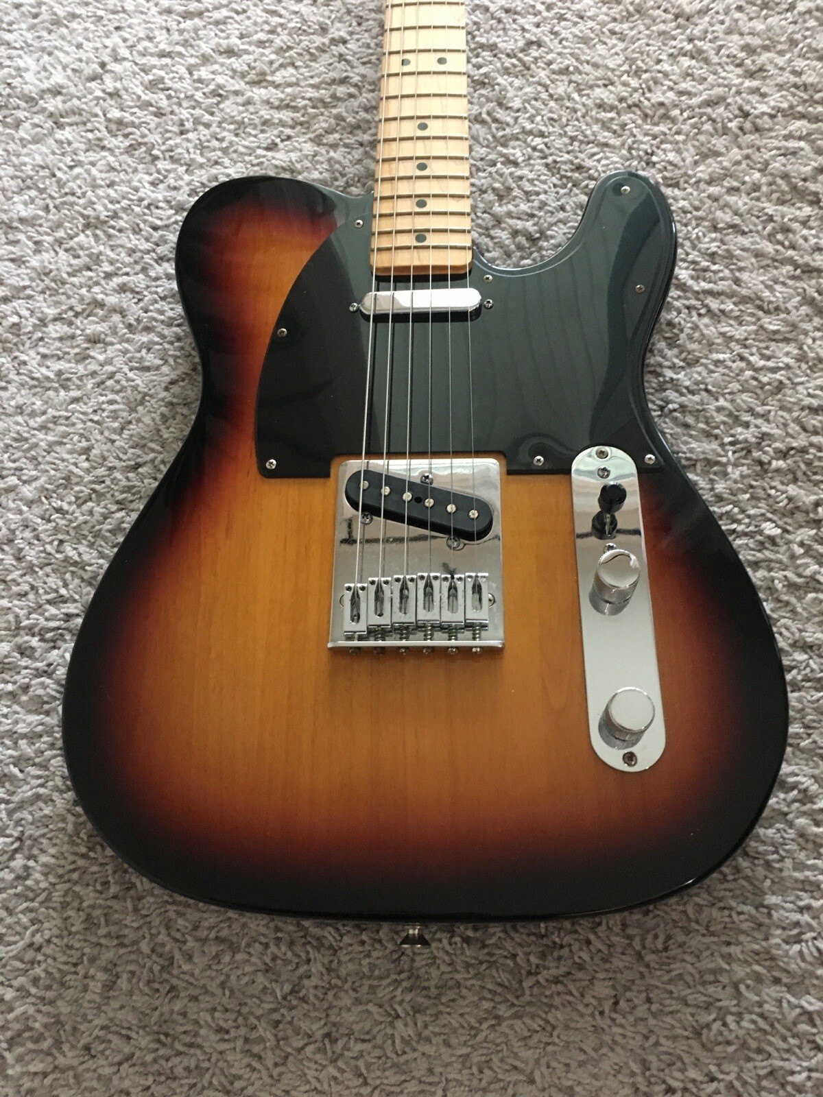 Fender Standard Telecaster 2014 2-Tone Sunburst MIM Maple Neck Guitar + Gig Bag