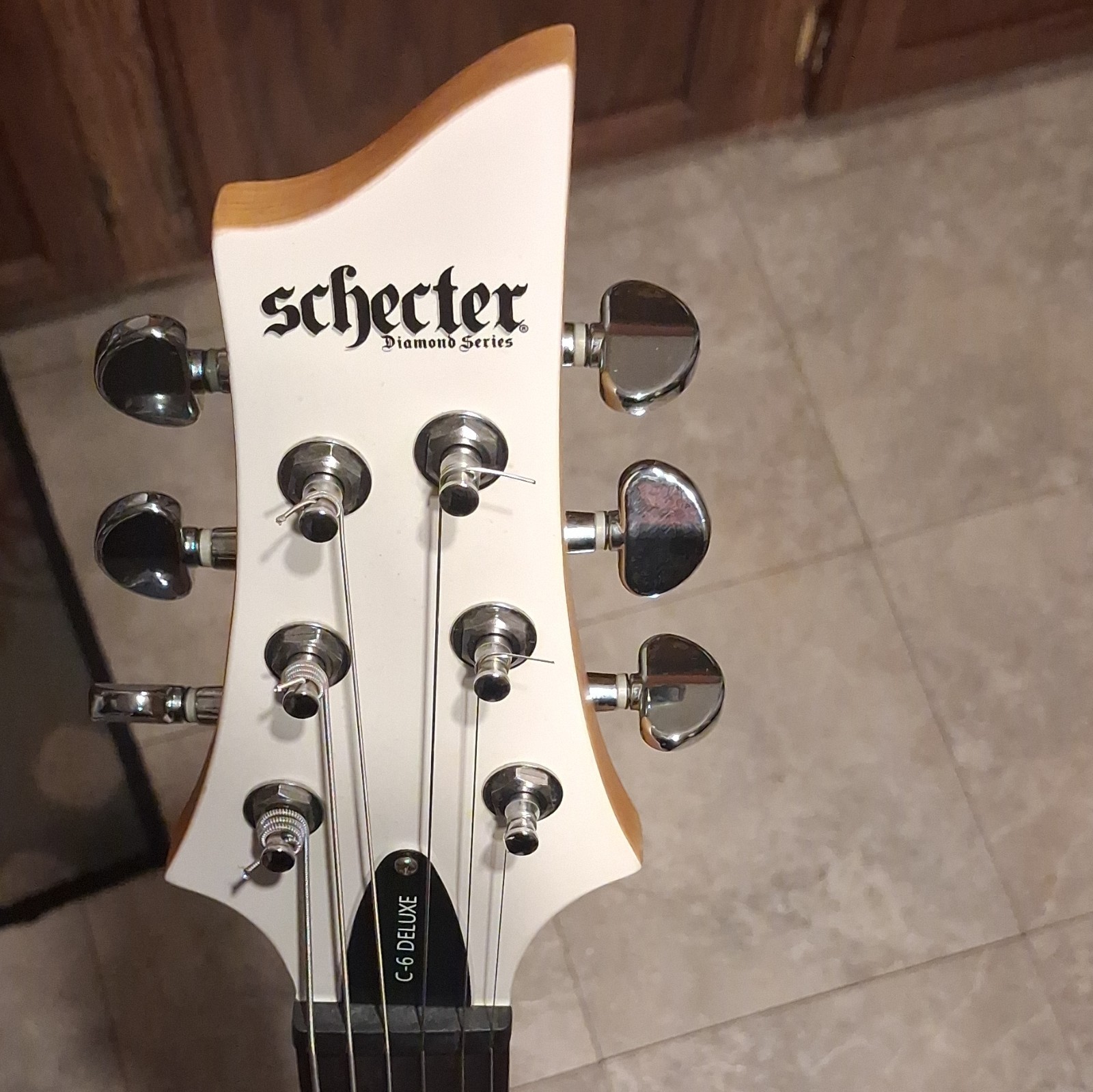 Schecter Diamond Series C-6 Deluxe White Solid Body 6-String Right-Handed