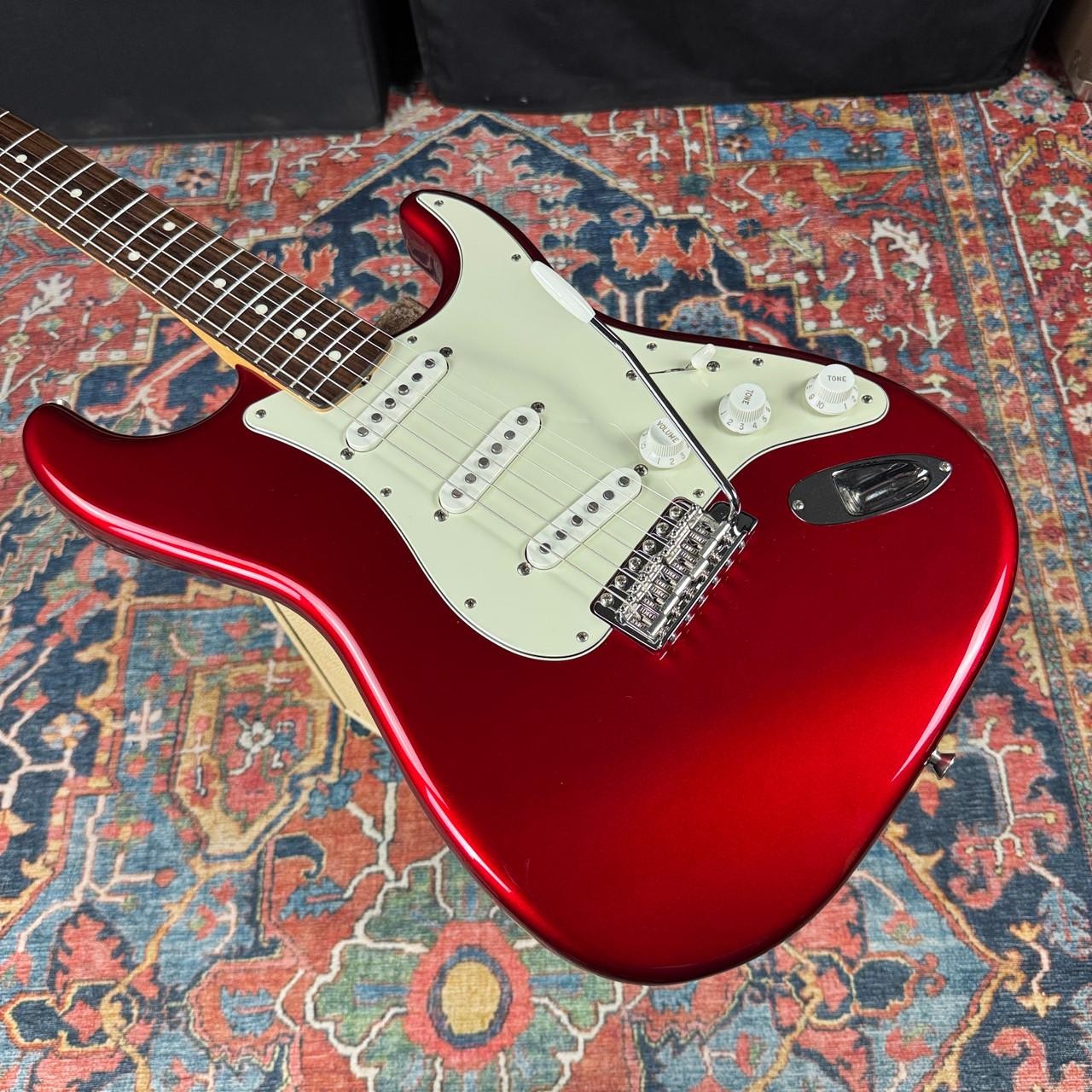 Fender 75th Anniversary Traditional II 60’s Stratocaster Candy Apple Red – 2021