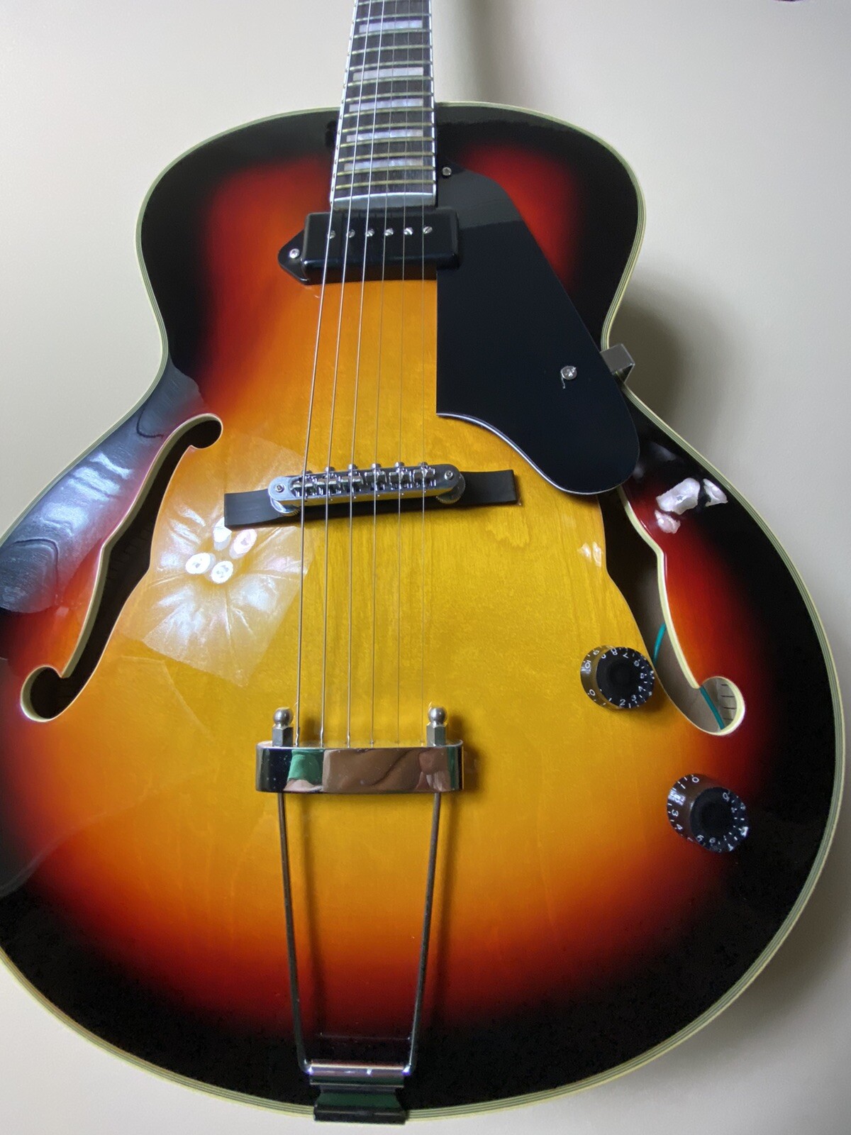 Electric Guitar Vilches Guitars Sunburst Yellow Trapeze Bridge SemiH w/Hardcase