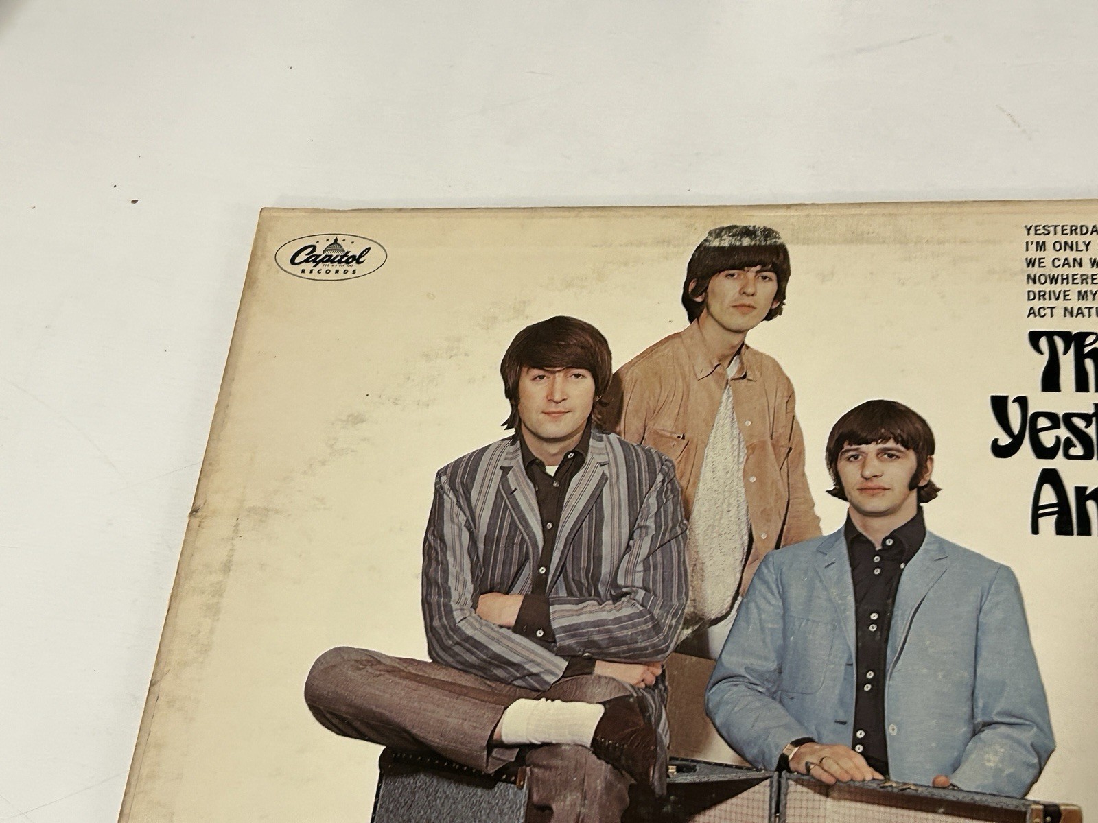 THE BEATLES YESTERDAY AND TODAY LP. MONO 2ND STATE BUTCHER COVER T-2553. VG/VG+