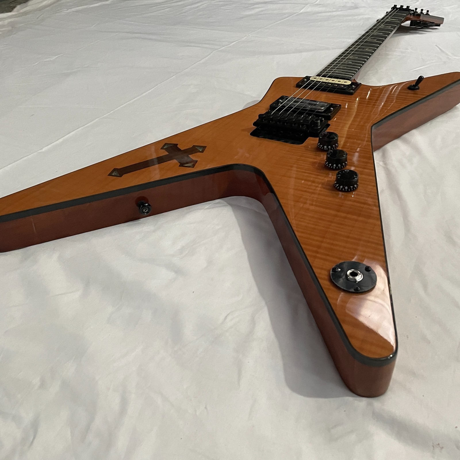 Custom Cross Dime Electric Guitar HH 6 String Send From China Hot Sale