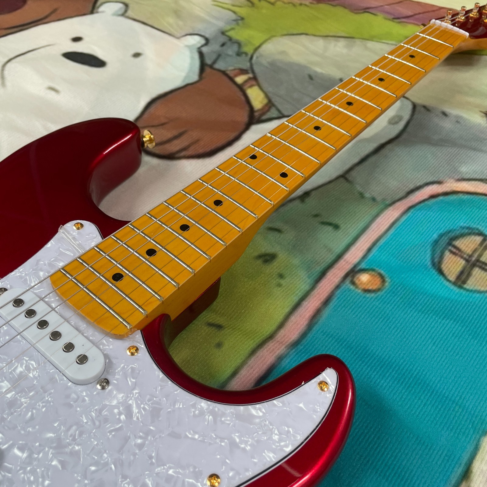 Very beautiful electric guitar, metal red ST, hot selling and explosive in USA