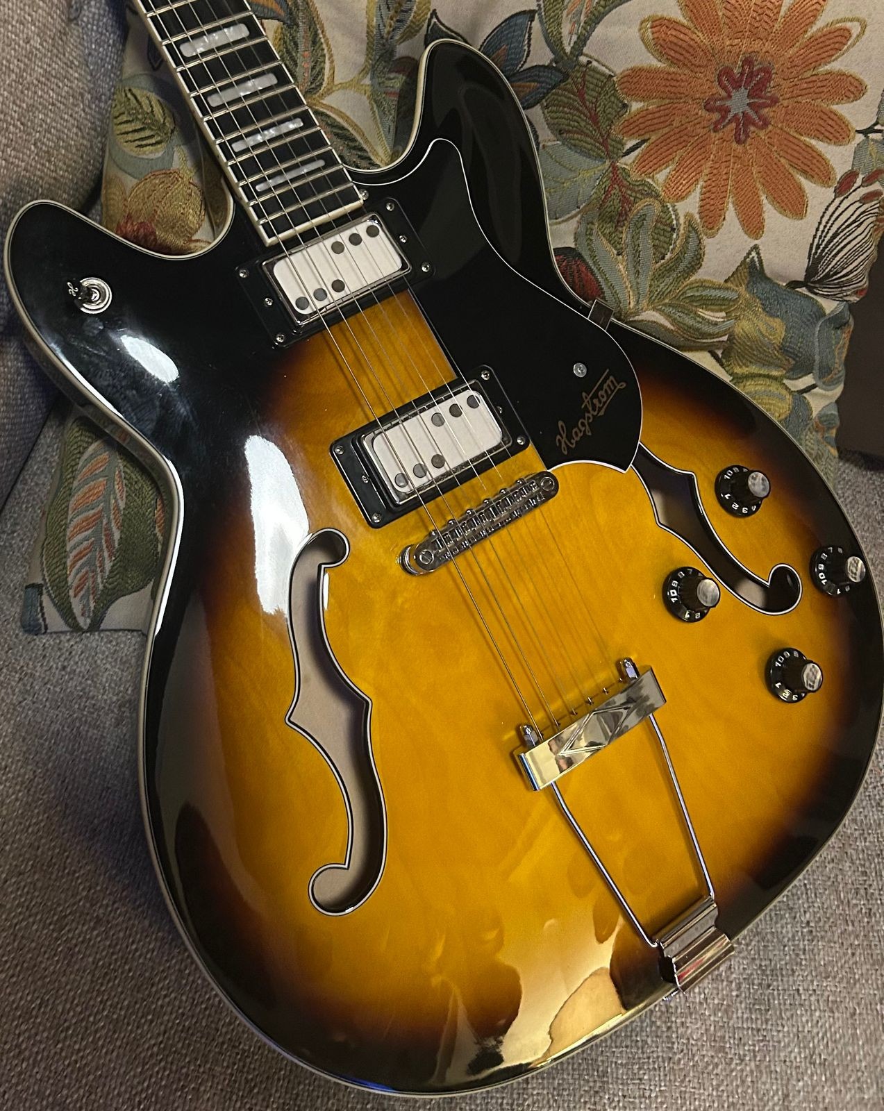 2021 Hagstrom Viking Deluxe Semi-Hollowbody Electric Guitar, Tobacco Sunburst