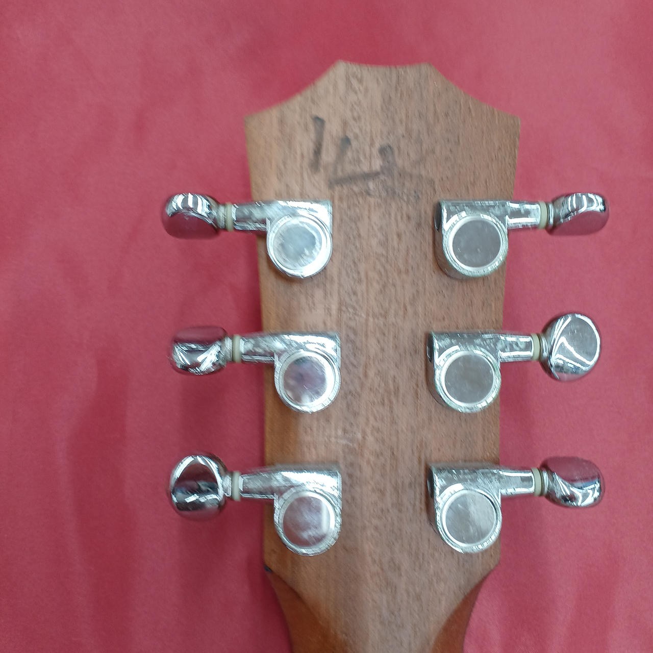 TAYLOR BT1 acoustic guitar