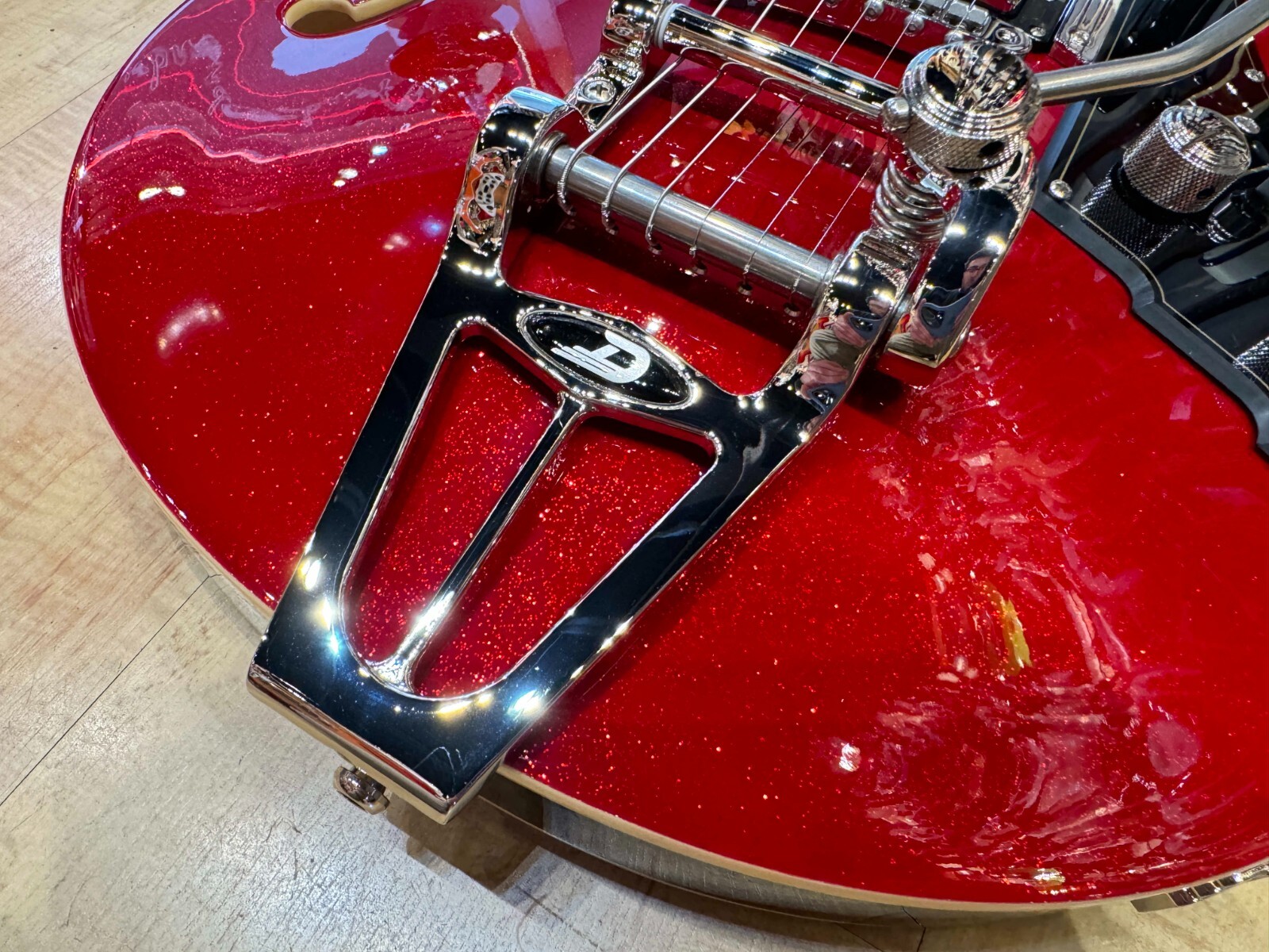 Duesenberg Starplayer TV Semi-Hollow Electric Guitar Red Sparkle