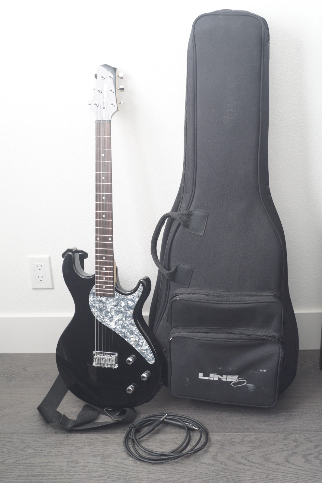 Line6 Variax 500 Electric Guitar with Bag