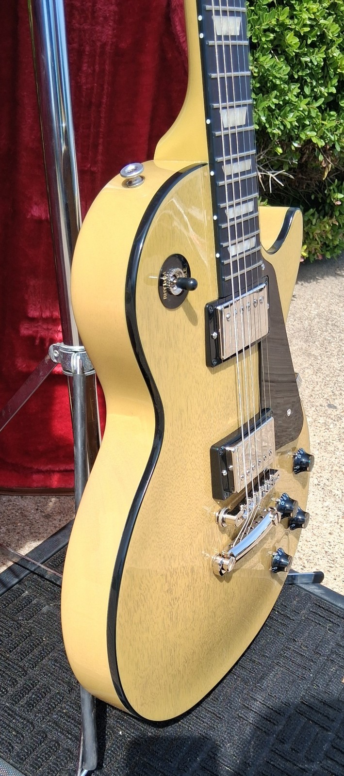 2025 Gibson Les Paul Standard 50s Mahogany Top TV Yellow